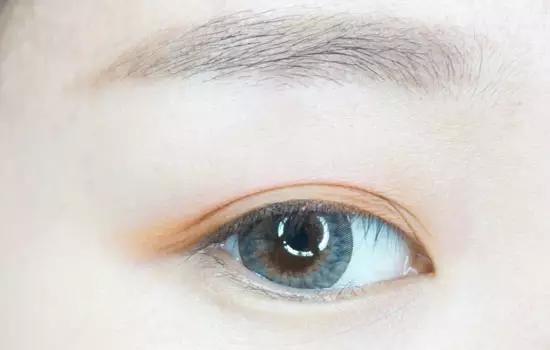 如何学会韩国妆容,韩国可爱眼妆画法图片