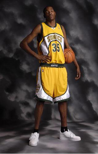 kd签名鞋出到第几代了,你心目中kd最佳球鞋是哪双