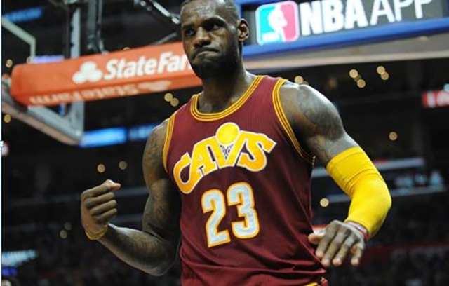 壕！踢足球和打篮球的到底谁工资多？（不含中超）