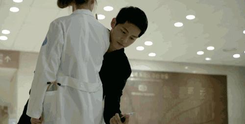 《太阳的后裔》乔妹就是用这几个品牌征服了宋仲基