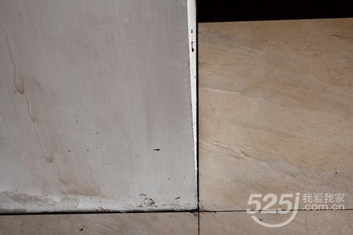 装修过程中瓷砖填缝是什么进行的,无缝瓷砖用什么填缝