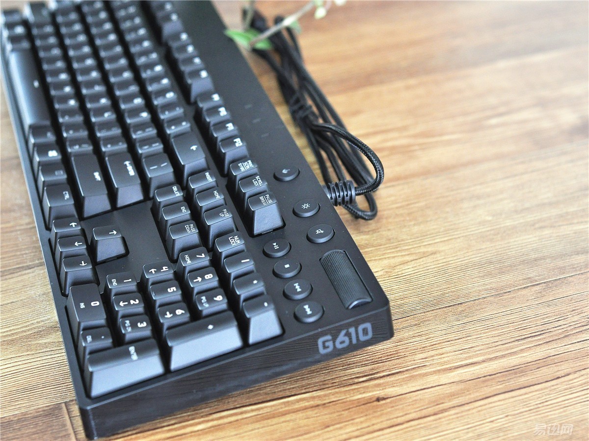 罗技g610青轴和海盗船k68青轴,罗技青轴键盘g610