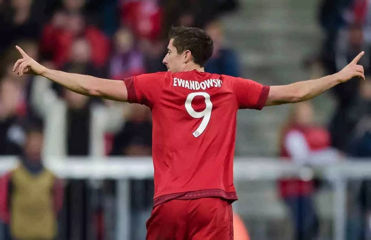 绿茵场传奇,绿茵场上的传奇10号