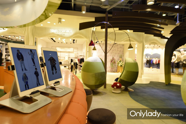 闈欏畨鍢夐噷涓績绔ヨ,鍢夐噷涓績绔ヨ