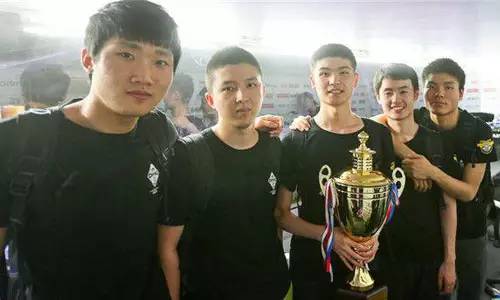 uzi现在是什么位置,uzi现在实力是顶峰期的几成