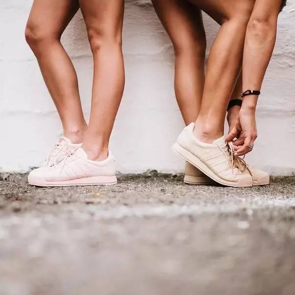 朴信惠喜欢穿什么鞋,朴信惠同款老爹鞋