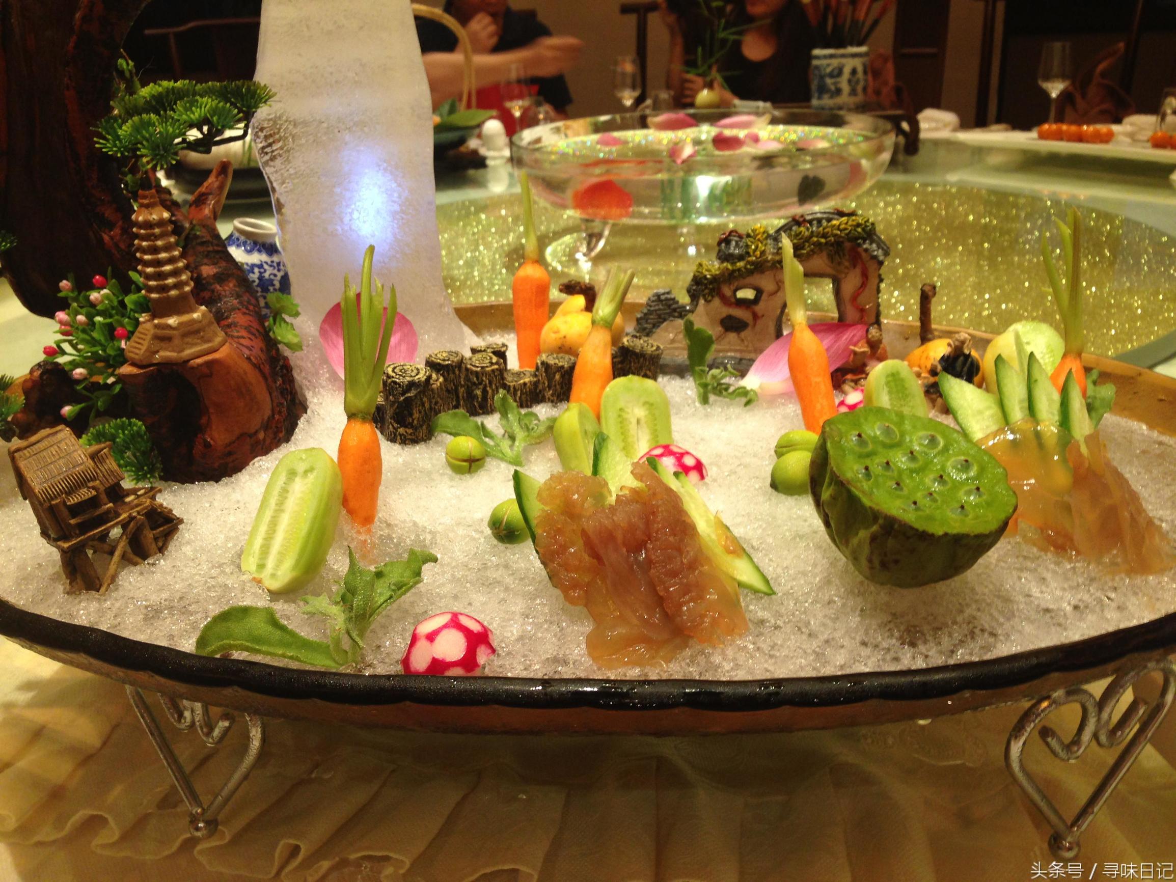 又见荷花开，莲（花、叶、子、藕）通身都是宝；上天馈赠！