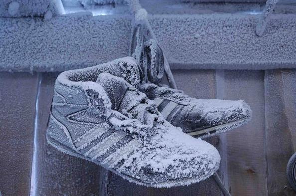 中国最冷小镇呼中上演泼水成冰秀,最冷内蒙古泼水成冰一个字就是美