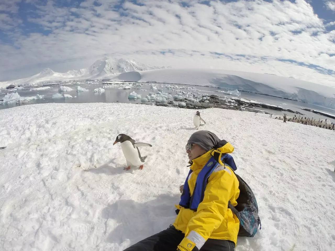 一个陕西汉子花7万元环游地球1圈，还带回一个美国女友！