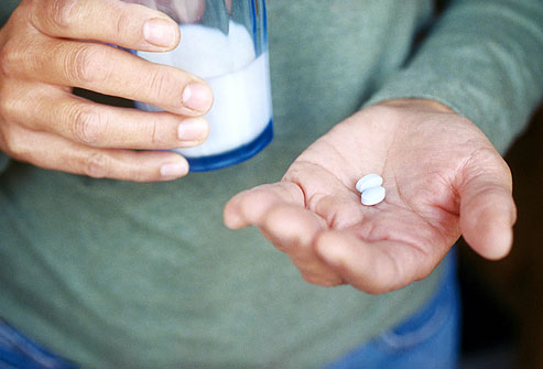 痛风的原因是什么临床是如何治疗,手指痛风的症状和治疗