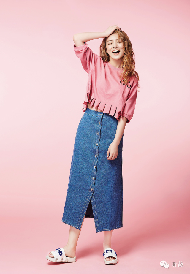 满大街的一排扣子是怎么回事？！