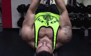 女性经常去健身房能达到丰胸的效果吗？应该怎么锻炼胸肌呢？