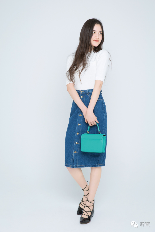 满大街的一排扣子是怎么回事？！