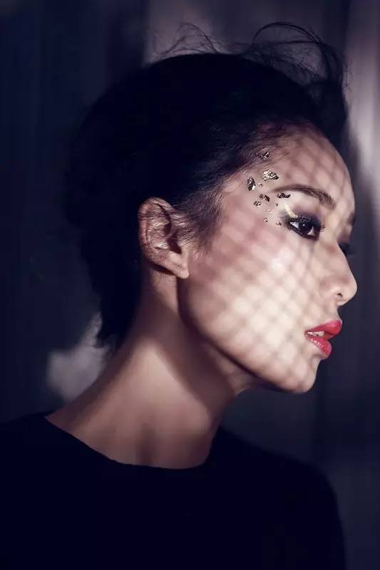 一秒变巨星，重姐绝美彩妆大片抢先看！