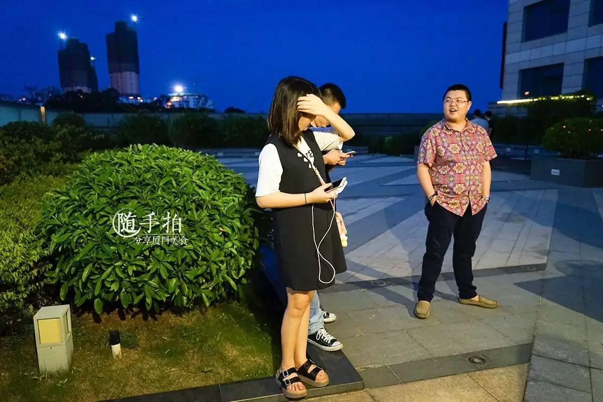 今晚有毒|这妹纸喝了“断片*身失**酒”！结果。。。