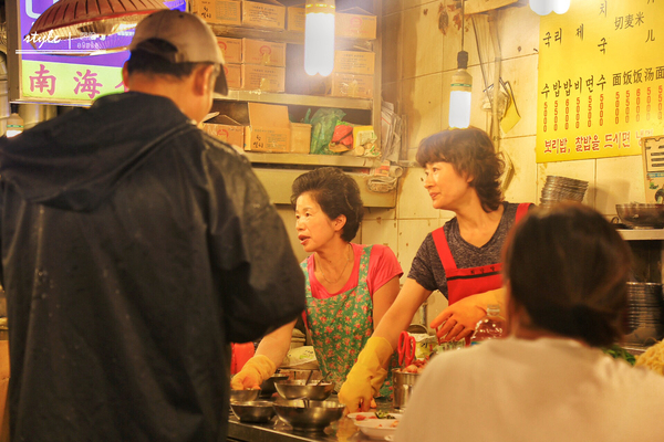 来首尔必买的东西,来韩国首尔这些店一定要逛