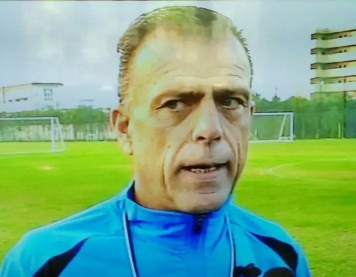 荷兰足球教练如是说:在华荷兰教练拿不到薪金?在我身上没有发生