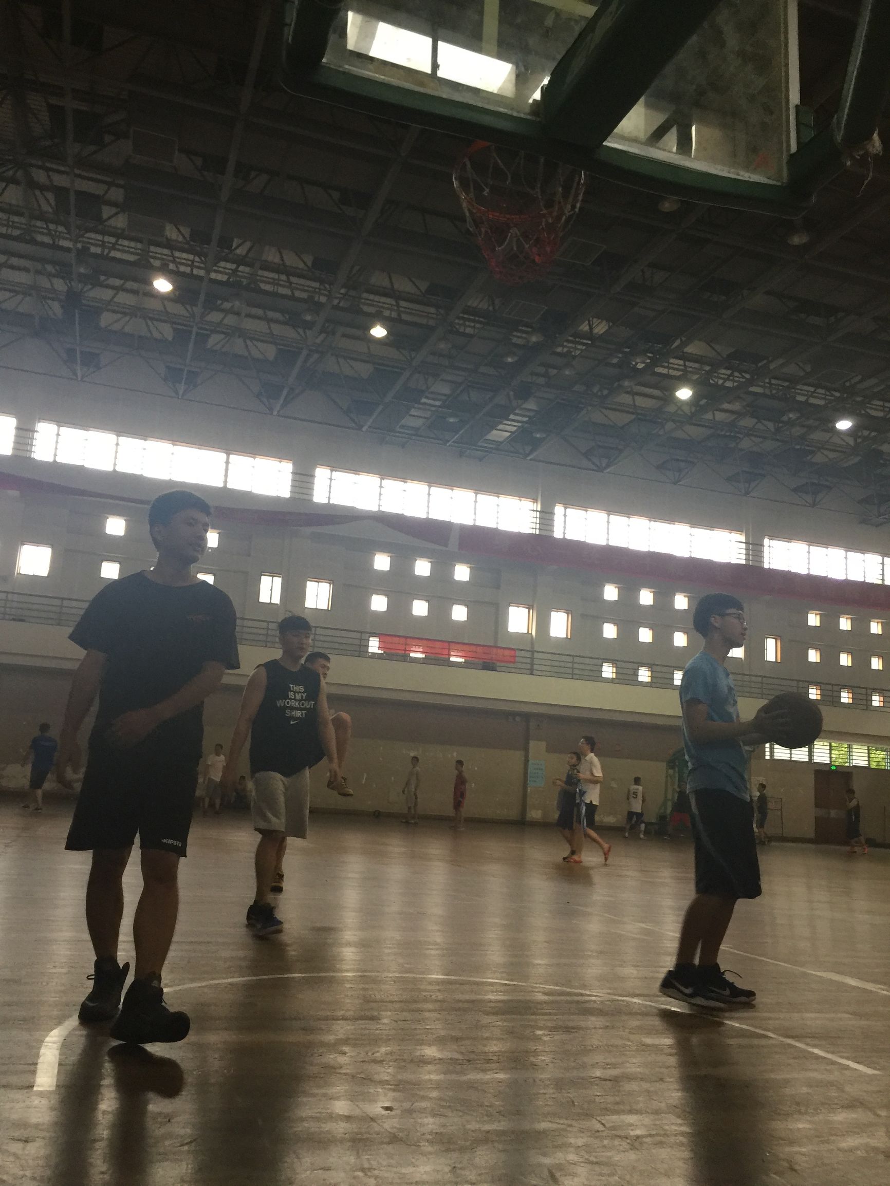 邓肯退役来球馆,邓肯离开马刺