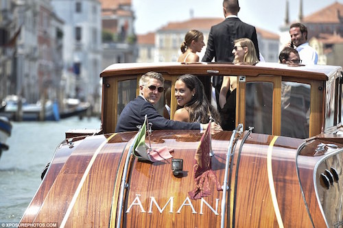 小猪伊万威尼斯完婚，“势均力敌”的爱情让人羡慕