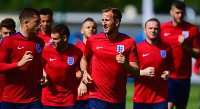 中超烧钱是怎么回事,中超为什么那么烧钱