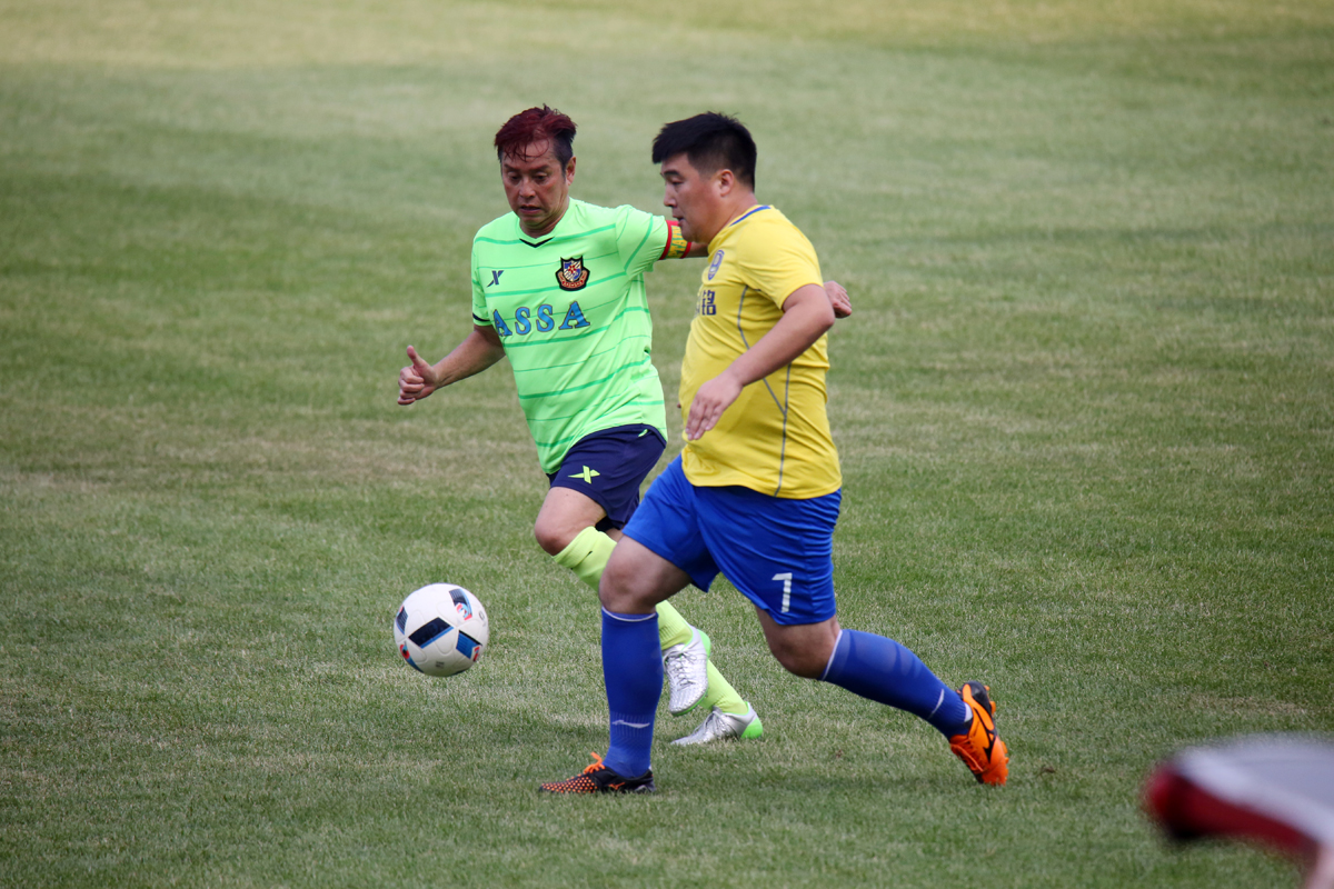 香港明星足球队中山公益赛,香港明星足球队谭咏麟表演视频