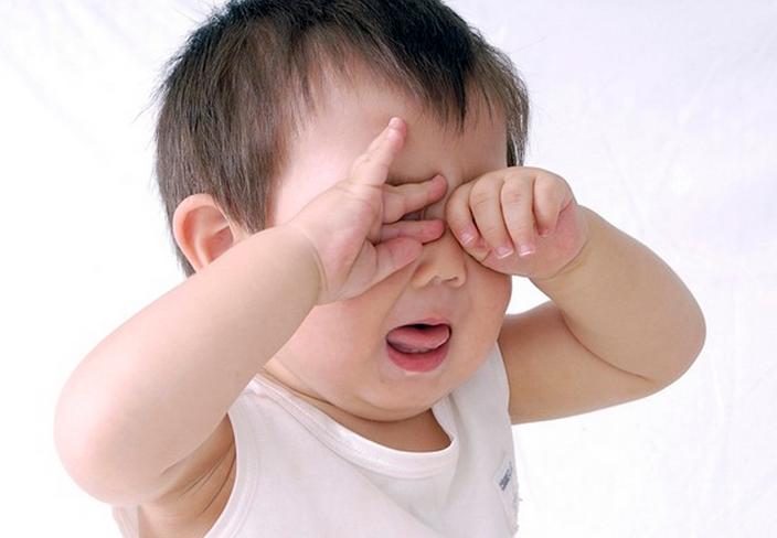 干燥剂遇水真的会爆炸吗,干燥剂遇水的危害视频