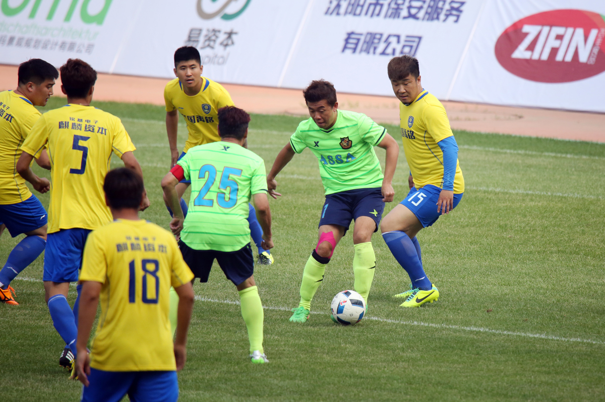 香港明星足球队中山公益赛,香港明星足球队谭咏麟表演视频