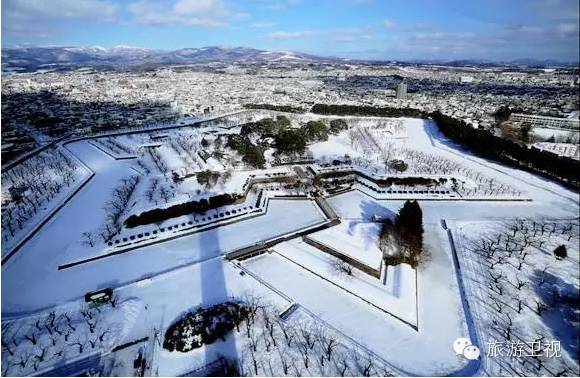 胡歌霍建华最美的场景视频,胡歌霍建华冬天游玩