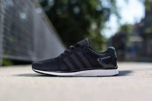 型男健身腹肌,健美肌肉男是靠练出来的吗