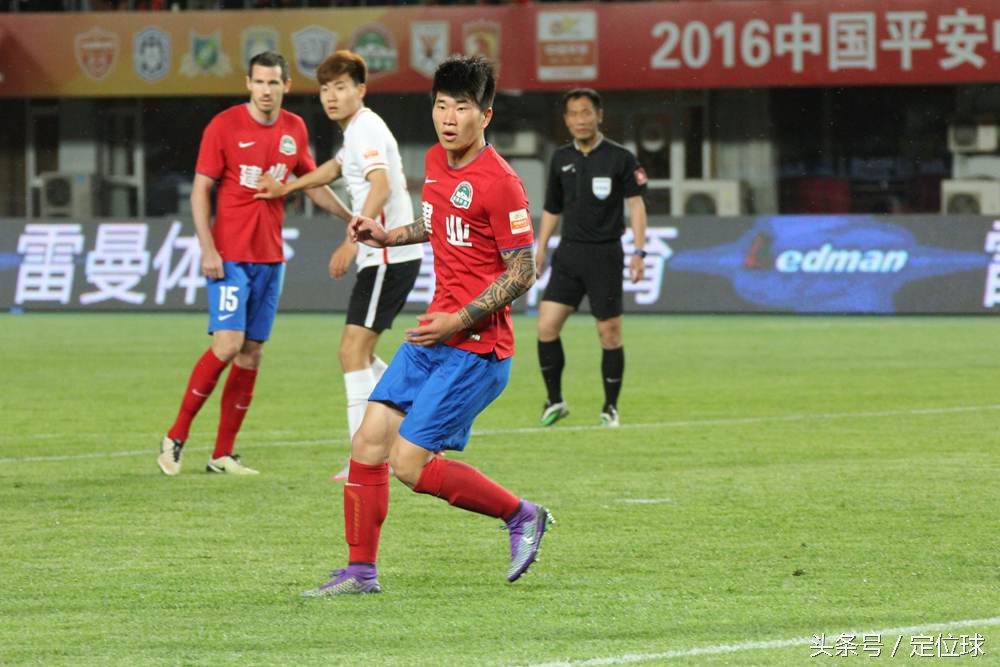 足球17岁小将在国家队,15岁踢上恒大一线队他到底有多牛