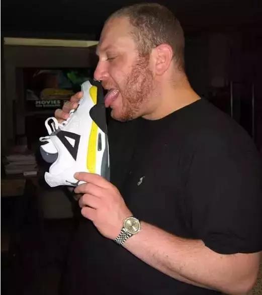 见过爱球鞋的,但是爱成这样的,你见过吗?