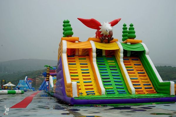 行走红石沟，入眼皆是画