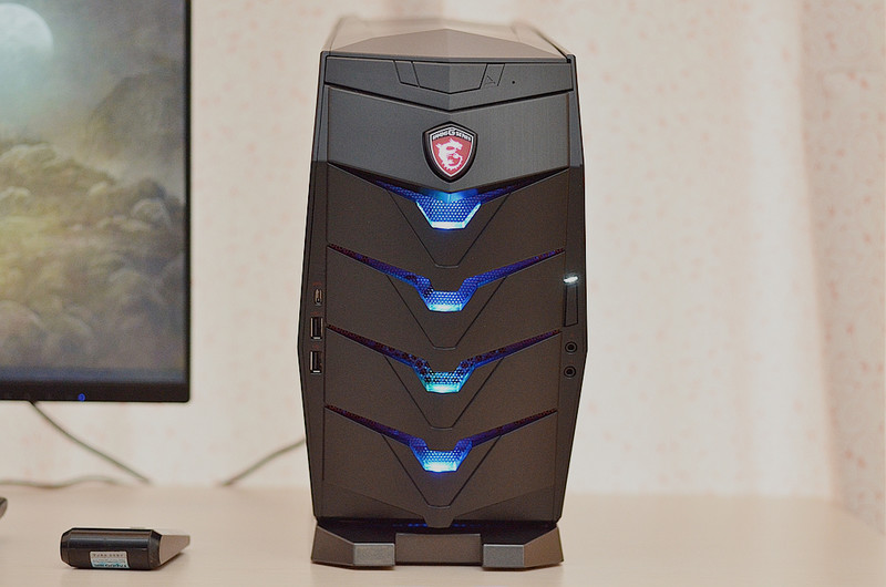 看,有光!异形般的电脑如是说