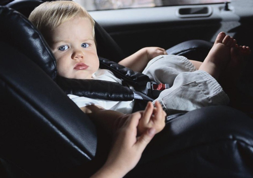 孩子晕车是什么原因,儿童晕车怎么办教你一招轻松解决