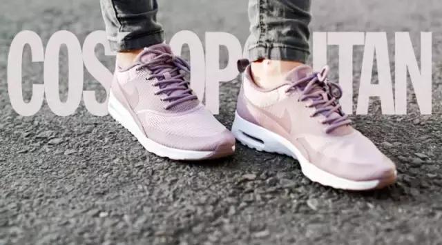 60岁阿姨都穿小白鞋，那我只好穿小粉鞋了