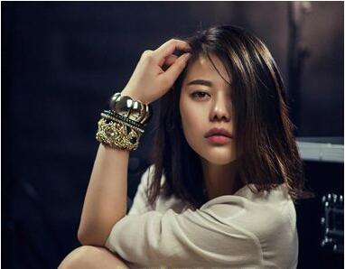 额头窄下巴宽的女人适合剪短发吗,额头宽和颧骨高怎么剪短发好看