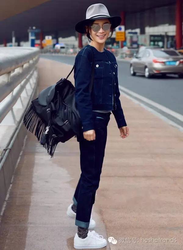 你知道就算大雨让整座城市颠倒你还可以解放双手背双肩包