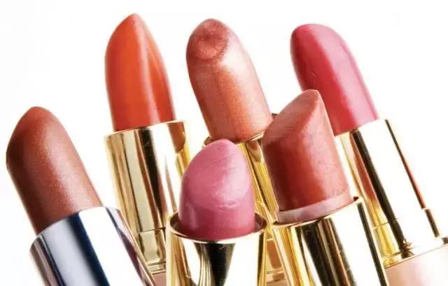 拯救唇膏大作战！3招轻松搞定唇膏折断、融化尴尬问题！