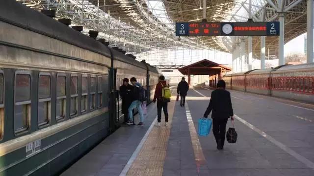 北京开往春天的列车旅游攻略,北京s2线开往春天的列车