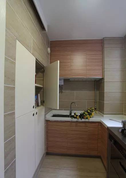 小户型轻奢风套内67平方三房两卫,繁华都市中的一处静谧