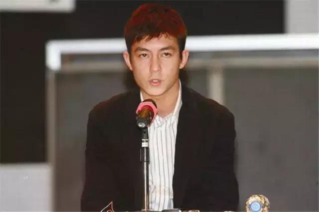 冠希哥虽然撕了女神，但我还是迷恋他