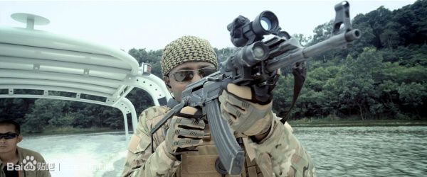 战争电影中的经典枪械,电影战狼中的一些枪械