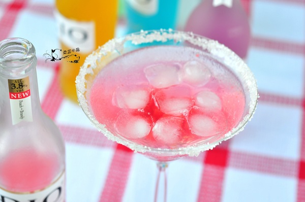 夏日清凉自制鸡尾酒,夏日冰爽在家自制饮品