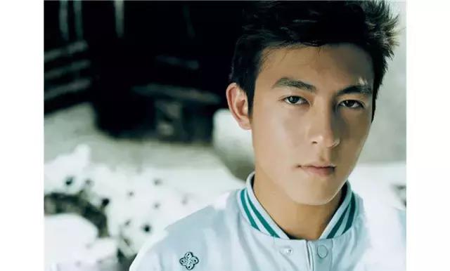 冠希哥虽然撕了女神，但我还是迷恋他