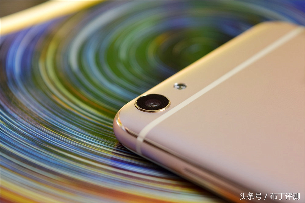 vivox71600万柔光双摄,vivox7拍照效果