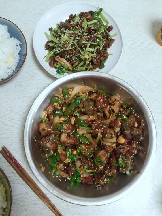 我和男朋友结婚半年了，生活当中我们俩就是谁有空谁下厨房