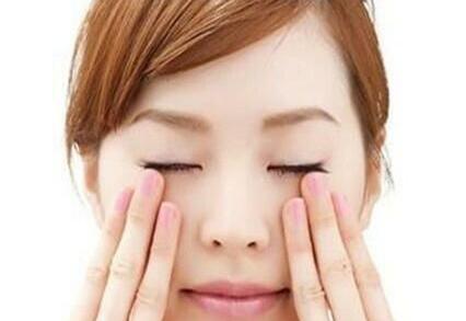 长期对电脑如何保护眼睛,怎样预防近视和保护眼睛