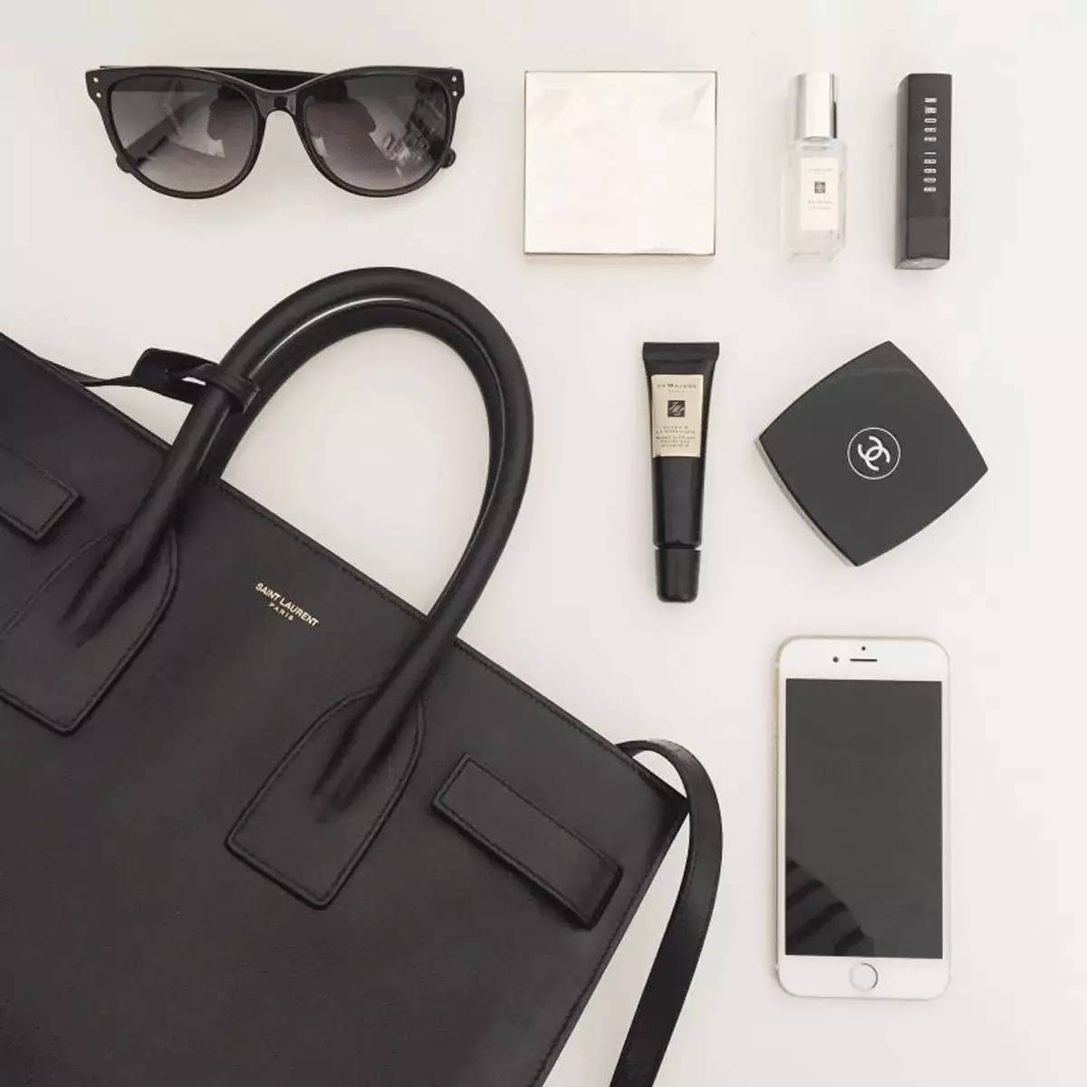 粉丝寄来了一箱包包,粉丝发来的包裹