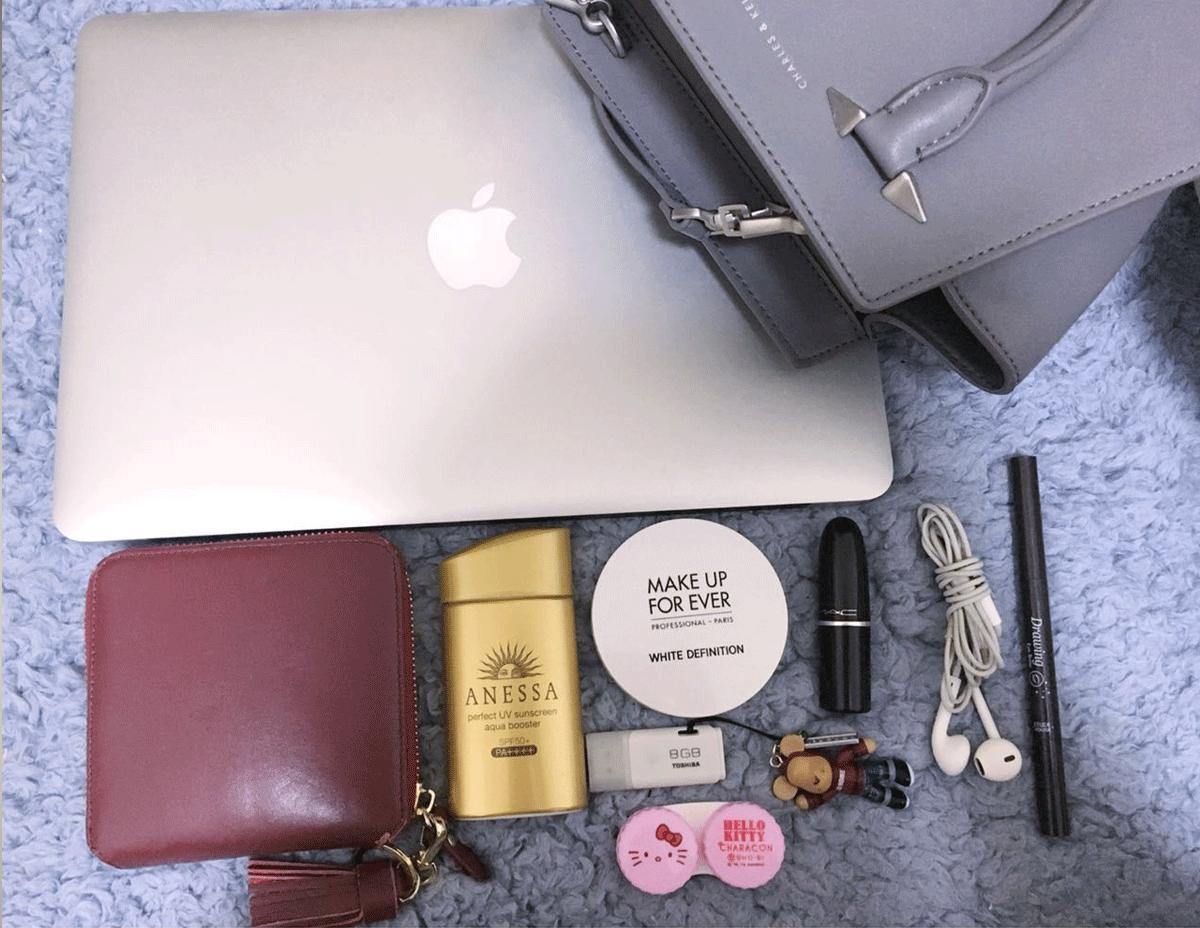 粉丝寄来了一箱包包,粉丝发来的包裹