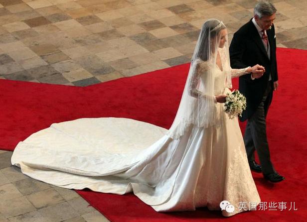 婚纱历史不过100多年，这些年那些令人惊艳的婚纱，你会对哪一款尖叫~